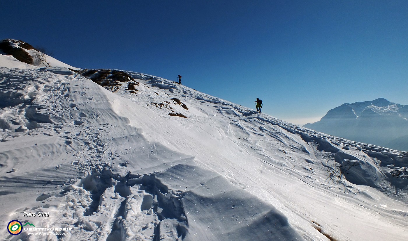 46 Saliamo verso la cima....JPG